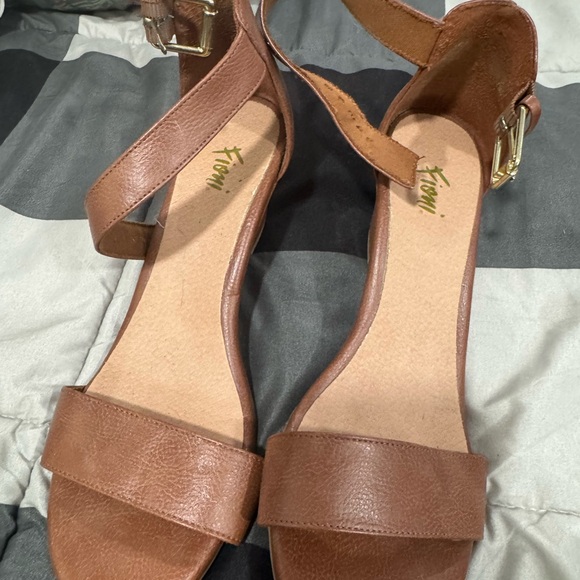 FIONI Clothing Shoes - FIONI Clothing Brown Sandals with Buckle